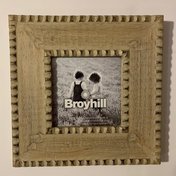 Broyhill Other - Broyhill Square 4 x 4 Picture Frame